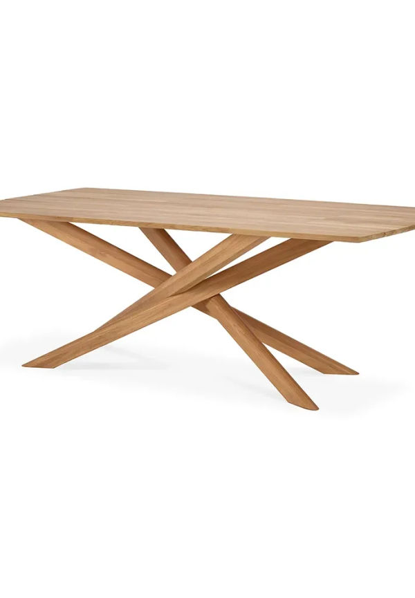 Exklusiv bord som passar bra vid många olika tillfällen.