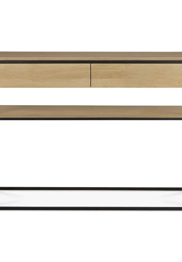 Stilriktig ekmatbord 2025 från Ethnicraft.