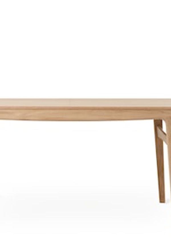 Otroligt fin bord i beige färg gjord i ek.