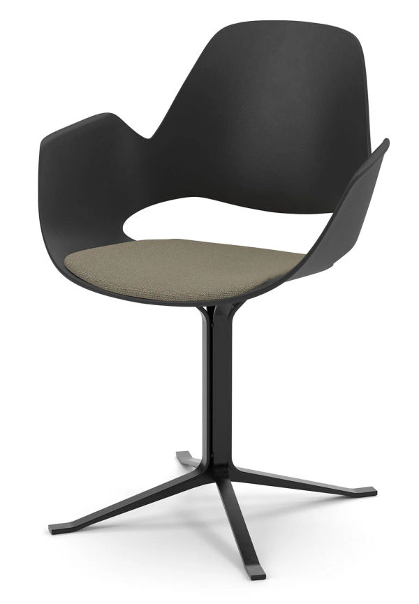 Stilriktig Stol som passar bra vid många olika tillfällen.