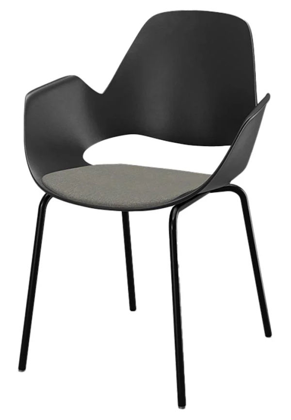 Trendig svart stol 2025 från Houe.