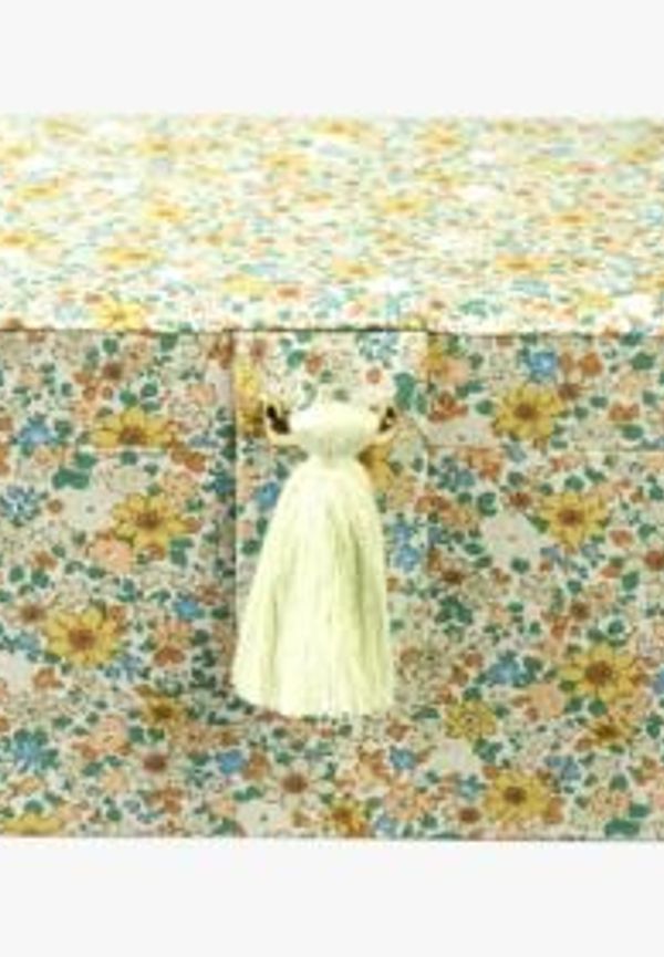 Komfortabel smyckeskrin 2025 från hemtex.