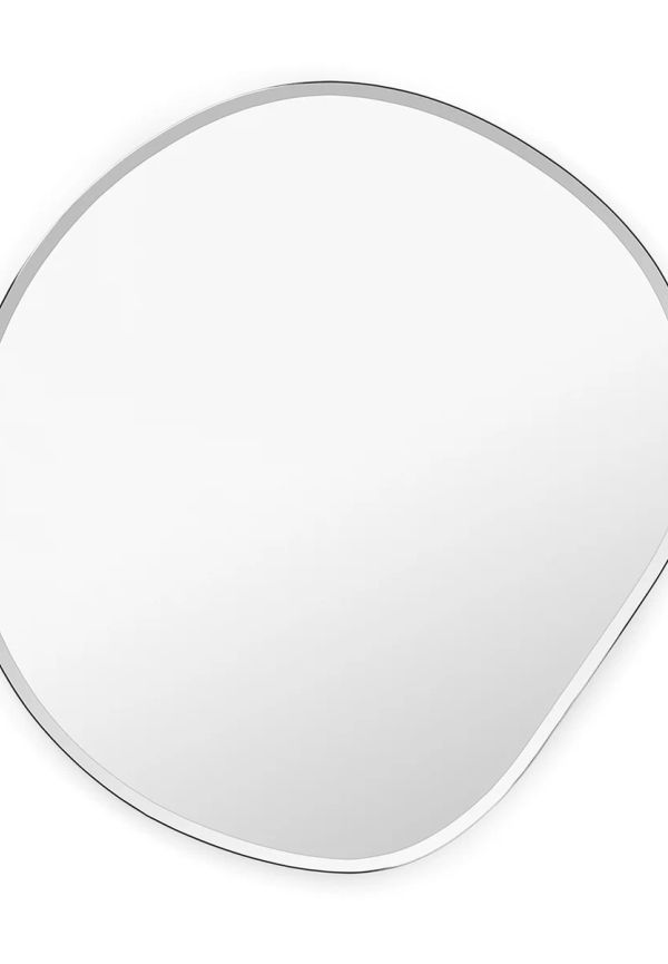 Jättesnygg väggspegel i silverfärgade från FERM LIVING.