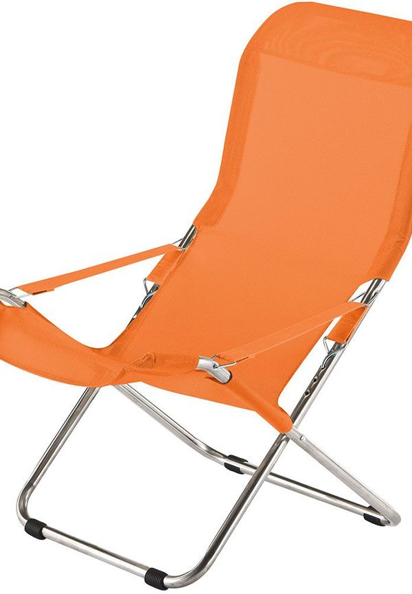 Moderiktig solsäng i aluminium från Fiam.