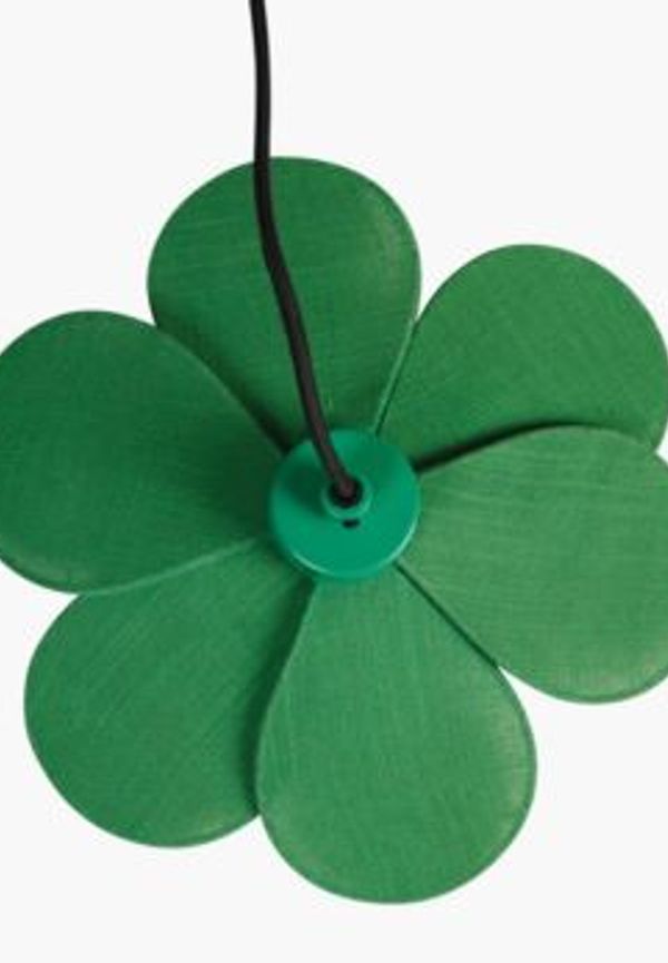 Trendig taklampa i grönt från hemtex.