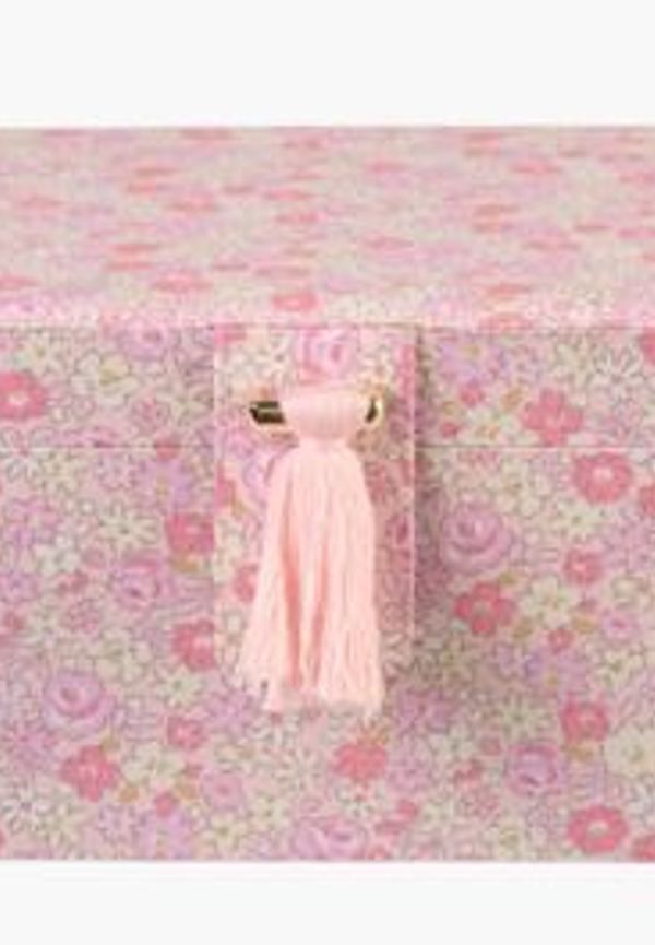 Ljusrosa hemtex-smyckeskrin i moderiktig modell.