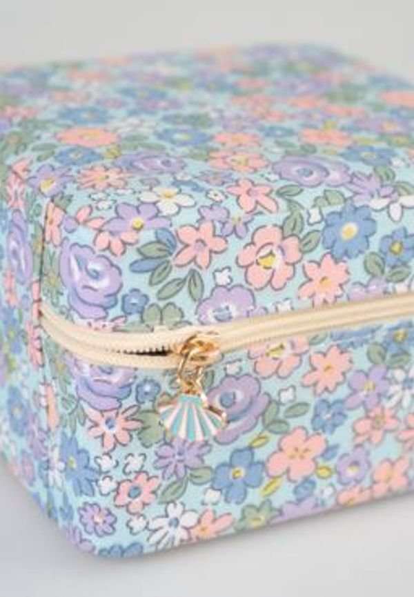 Stilriktig smyckesskrin 2025 från hemtex.