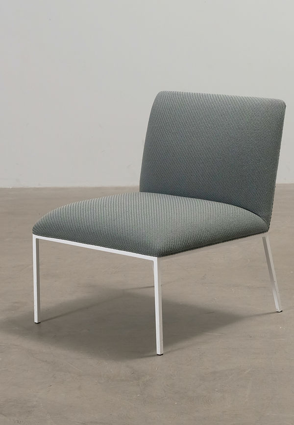 Exklusiv vit fåtölj 2025 från Fogia.