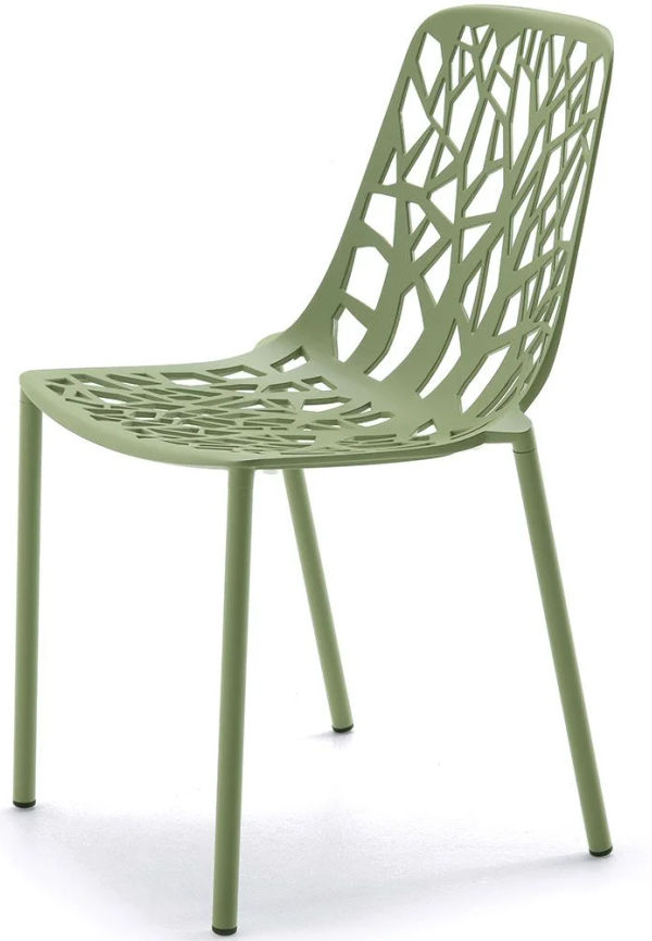 Ikonisk matstol i grön färg gjord i aluminium.