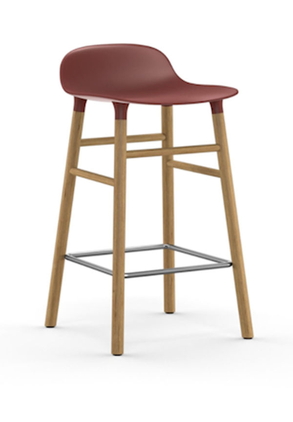 Röd stol som passar perfekt till hösten 2025!