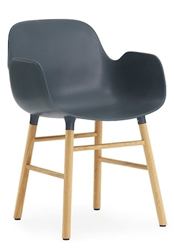 Blå Normann Copenhagen-ekstol i riktigt trendig modell.