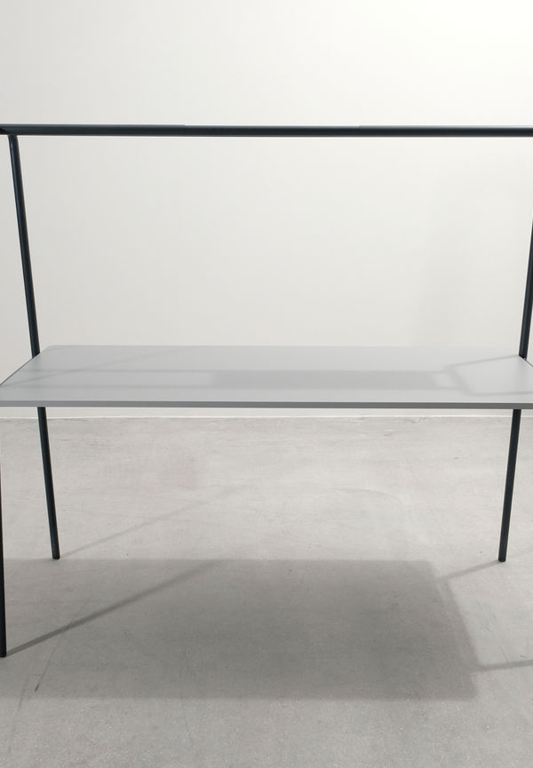 Stilren skrivbord 2025 från Four Design.