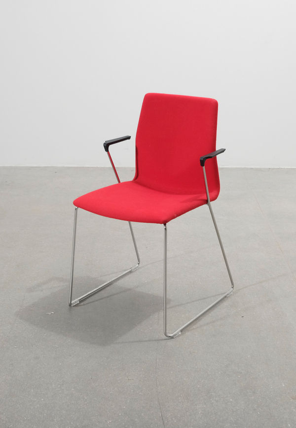 Klassisk röd stol 2025 från Four Design.