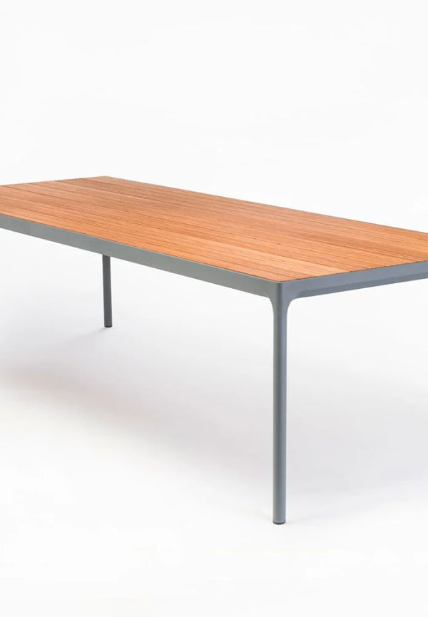 Trendig barbord i grått från Houe.