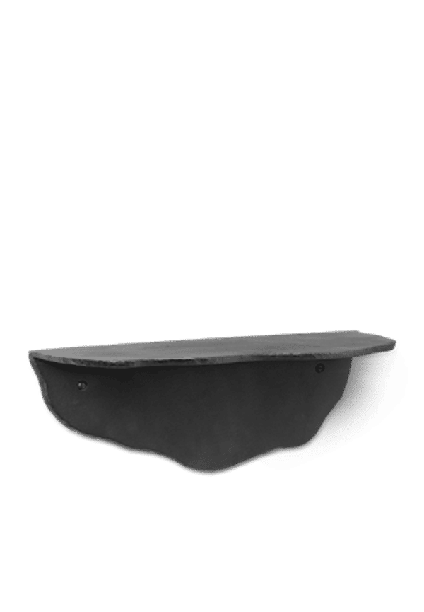 Komfortabel vägghylla i aluminium från FERM LIVING.