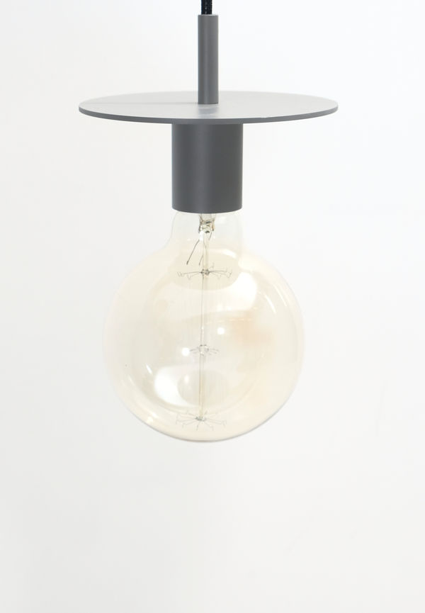 Snygg svart lampa 2025 från No brand.