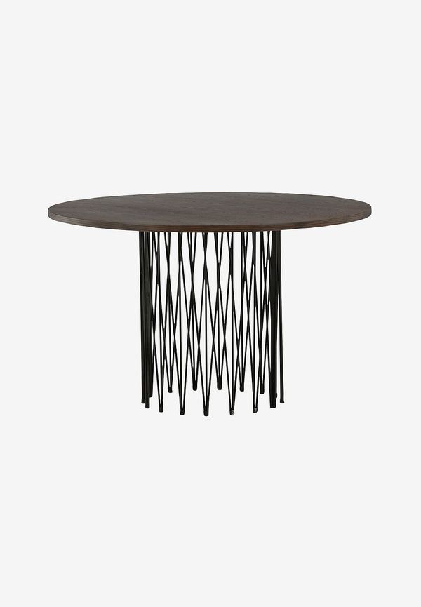 Stilren brun bord 2025 från Furniture Fashion.