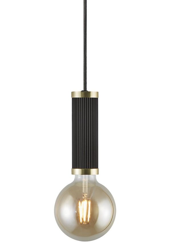 Modern Lampa som passar bra vid många olika tillfällen.
