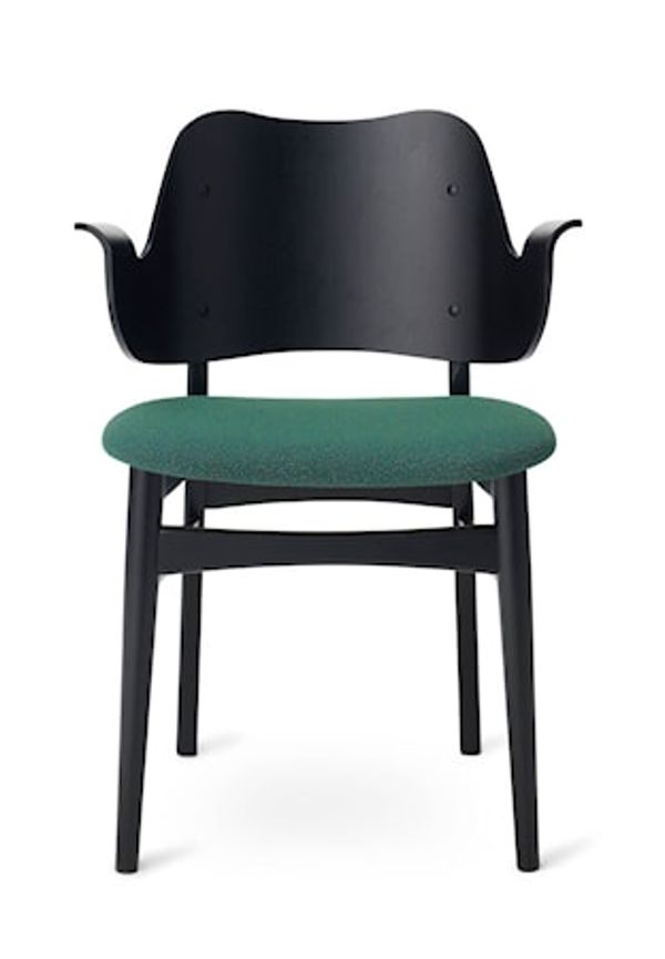 Modern stol i grönt från Warm Nordic.
