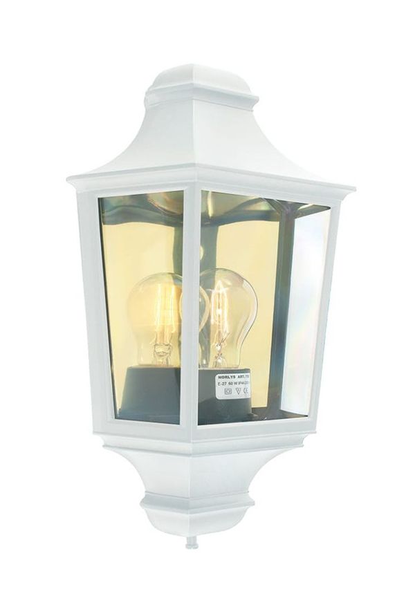 Jättefin Lampa som passar bra vid många olika tillfällen.
