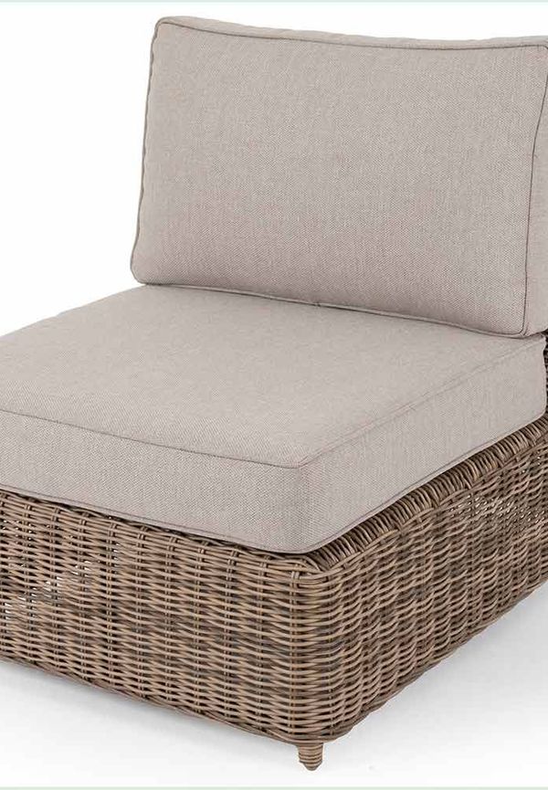 Vacker fåtölj i aluminium från Brafab.