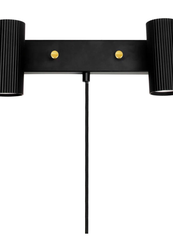 Moderiktig svart vägglampa 2025 från Globen Lighting.