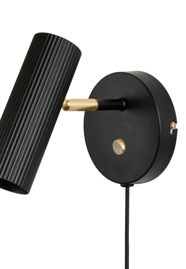 Fantastiskt fin Lampa som passar bra vid många olika tillfällen.