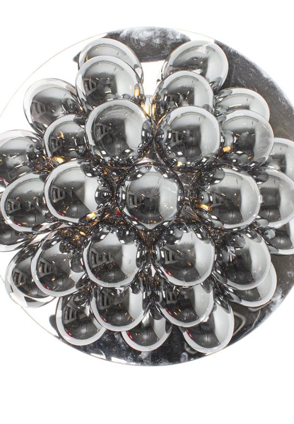 Smickrande bordslampa 2025 från By Rydéns.