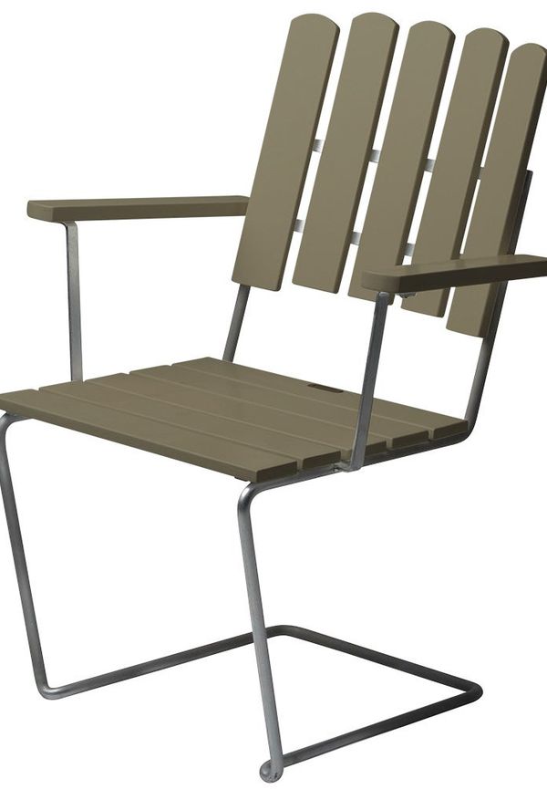 Riktigt fin fåtölj 2025 från Grythyttan Stålmöbler.