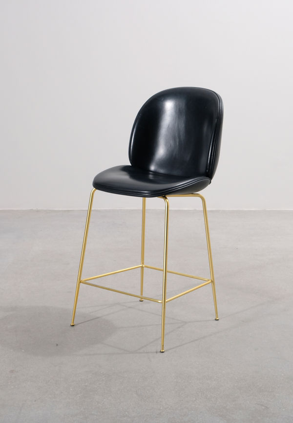 Superfin barstol 2025 från Gubi.