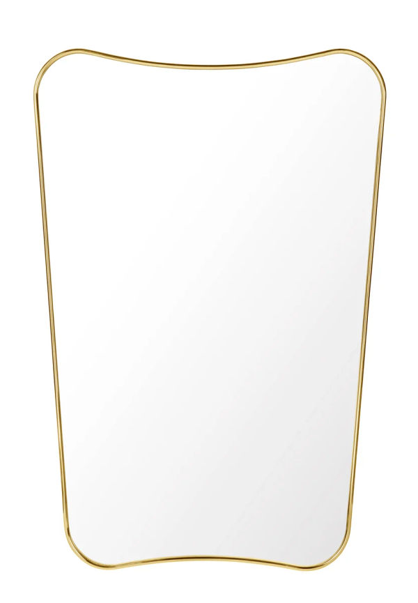 Skön väggspegel i silverfärgade från Gubi.
