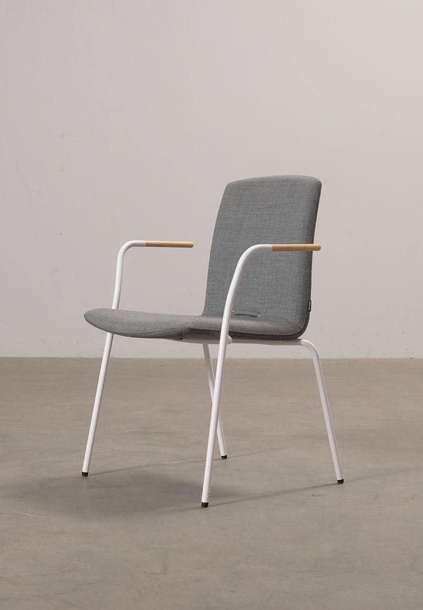 Fin matstol 2025 från Gärsnäs.