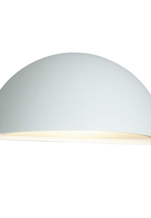 Stilren Lampa som passar bra vid många olika tillfällen.