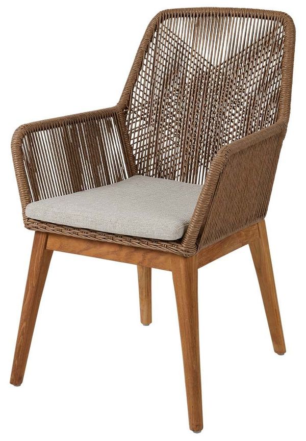 Komfortabel brafab utemöbel i brun färg gjord i teak.