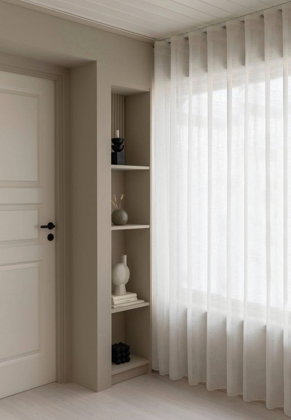 Skön Gardin som passar bra vid många olika tillfällen.