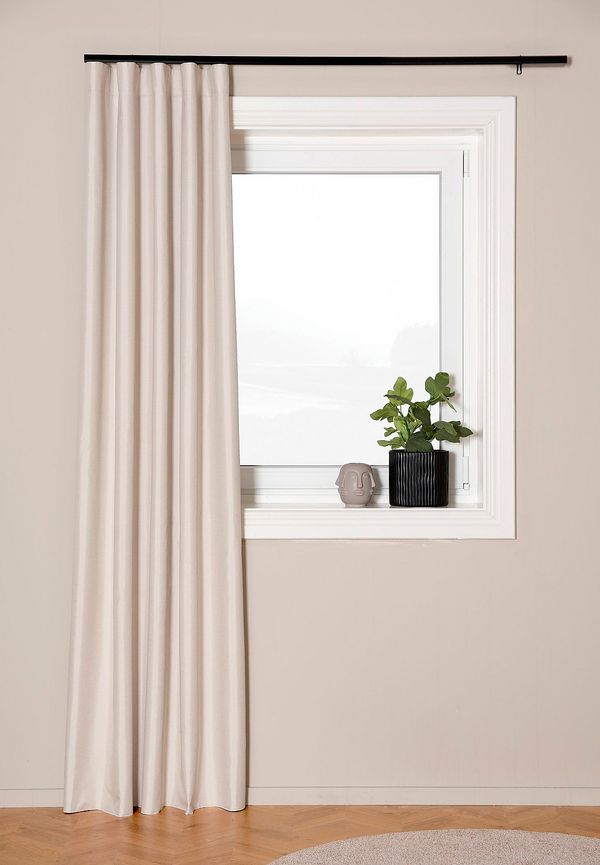Beige gardin som passar perfekt till hösten 2025!