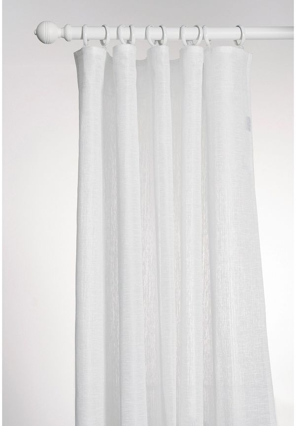 Jättesnygg Gardin som passar bra vid många olika tillfällen.