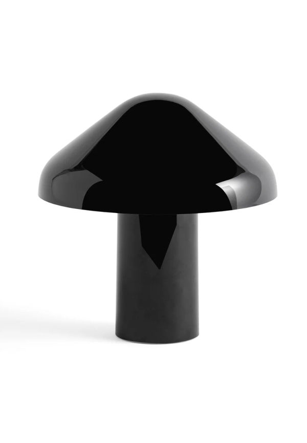 Klassisk svart lampa 2025 från HAY.