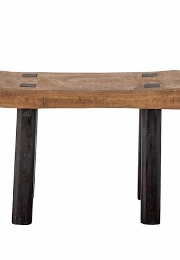 Stilriktig brun bord 2025 från Bloomingville.