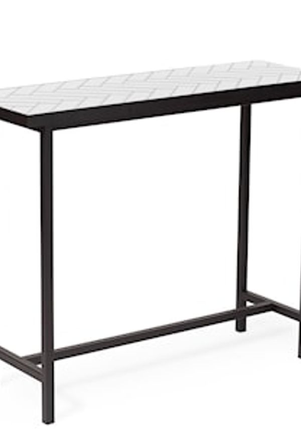 Elegant vit bord 2025 från Warm Nordic.