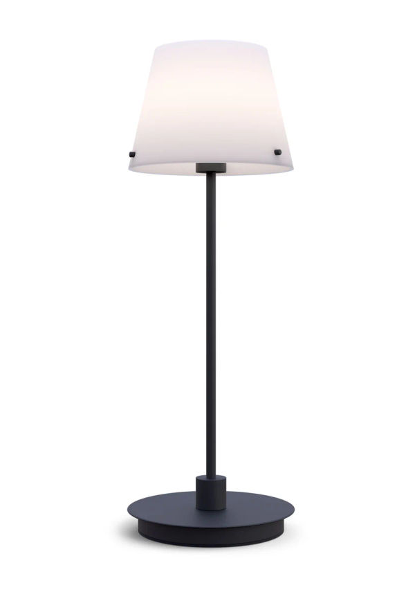 Riktigt snygg Lampa som passar bra vid många olika tillfällen.