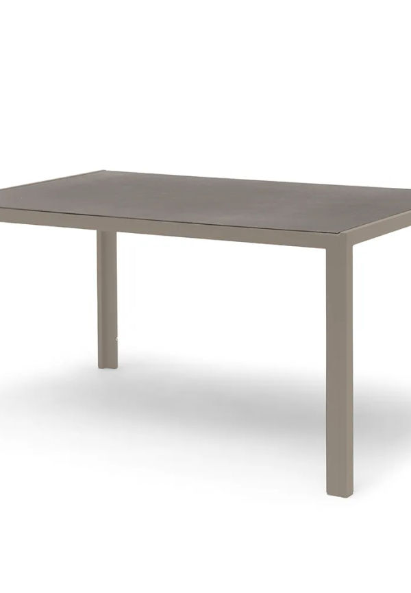 Härlig bord 2025 från Hillerstorp.