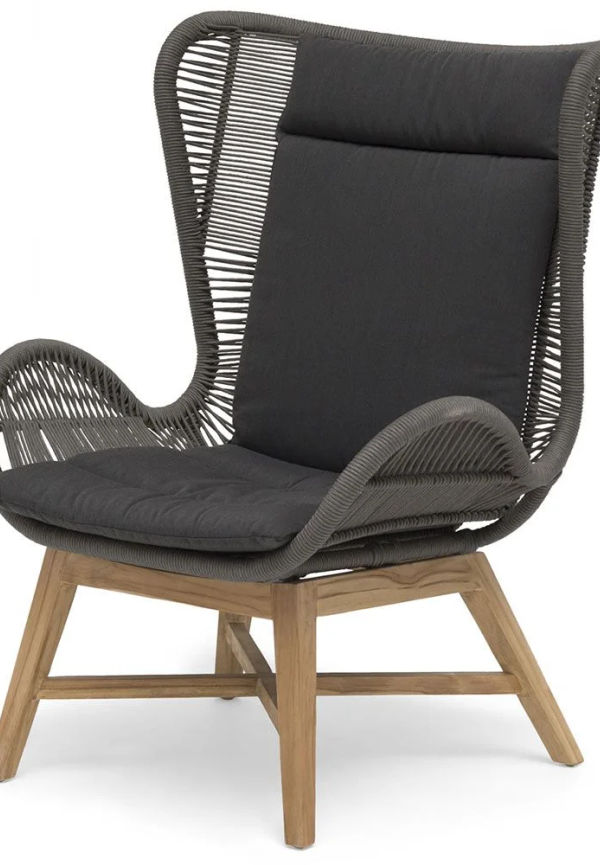 Riktigt fin grå fåtölj 2024 från Hillerstorp.