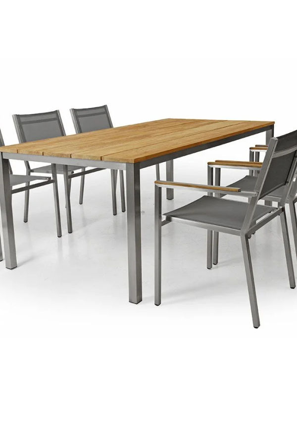 Brafab teakbord som passar perfekt till sommaren 2025!