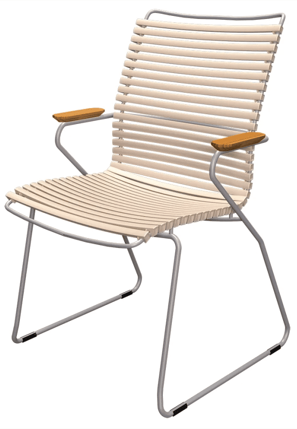 Moderiktig Stol som passar bra vid många olika tillfällen.