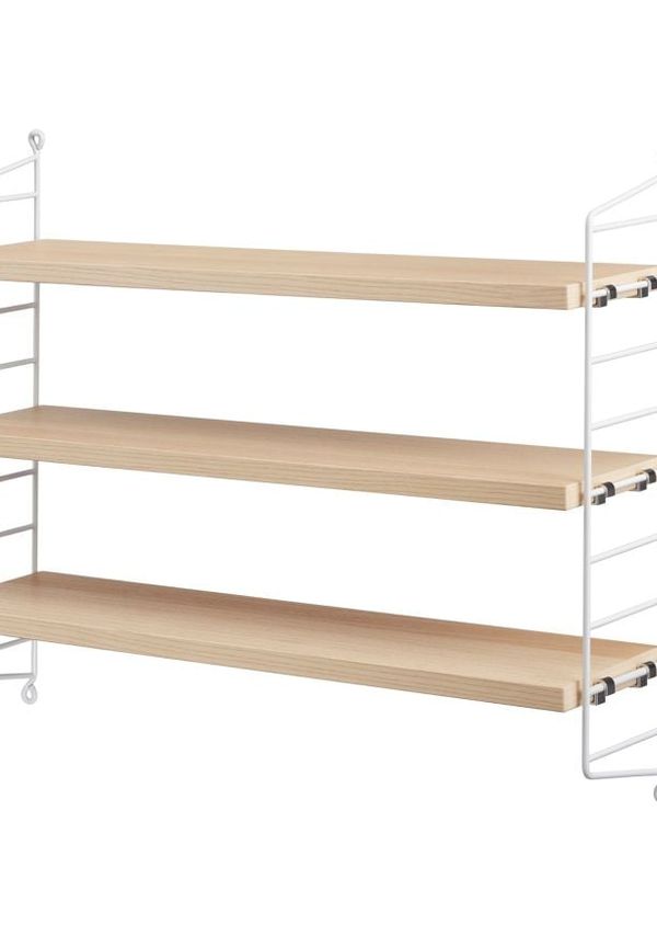 Riktigt fin hylla 2024 från String Furniture.
