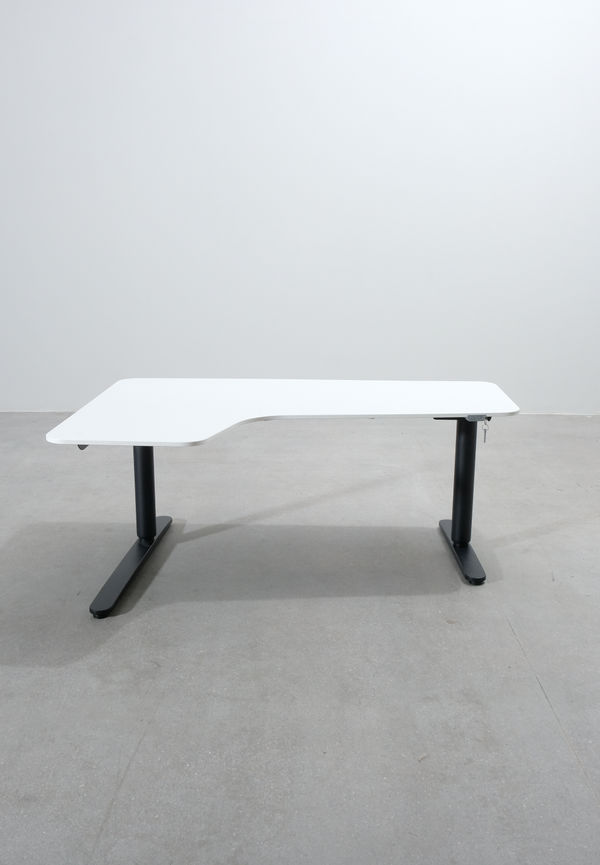 Superfin vit bord 2025 från Ikea.