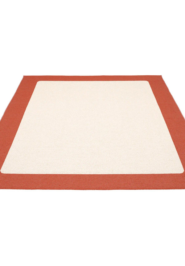 Cool plastmatta 2025 från Pappelina.