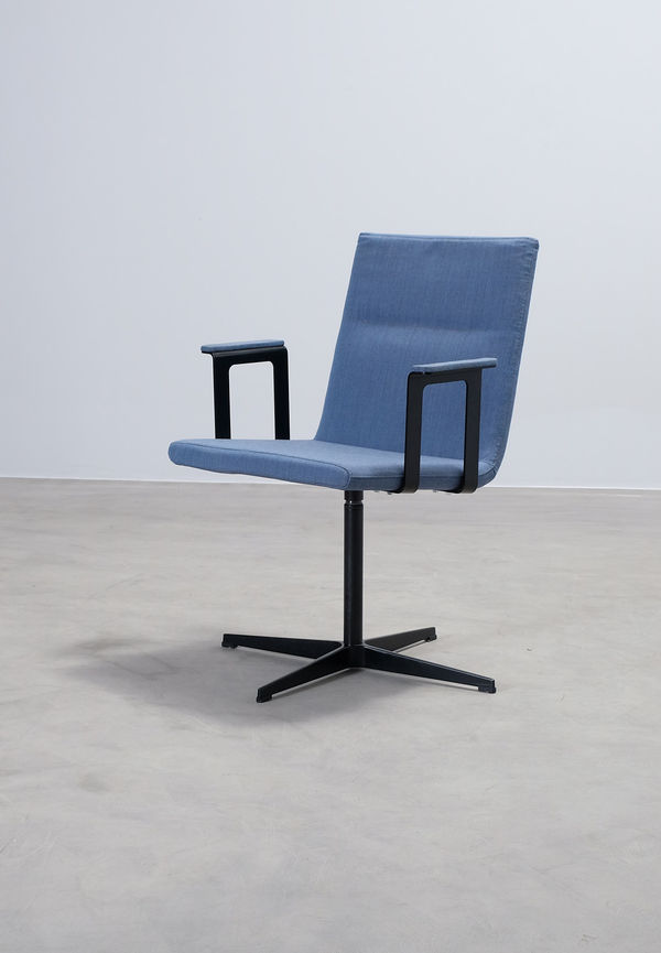 Konferensstol som passar perfekt till sommaren 2025!