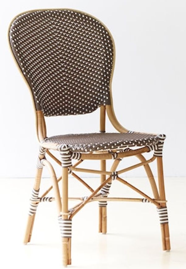 Komfortabel Stol som passar bra vid många olika tillfällen.